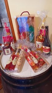 Assortiments de produits de la distillerie en coffret
